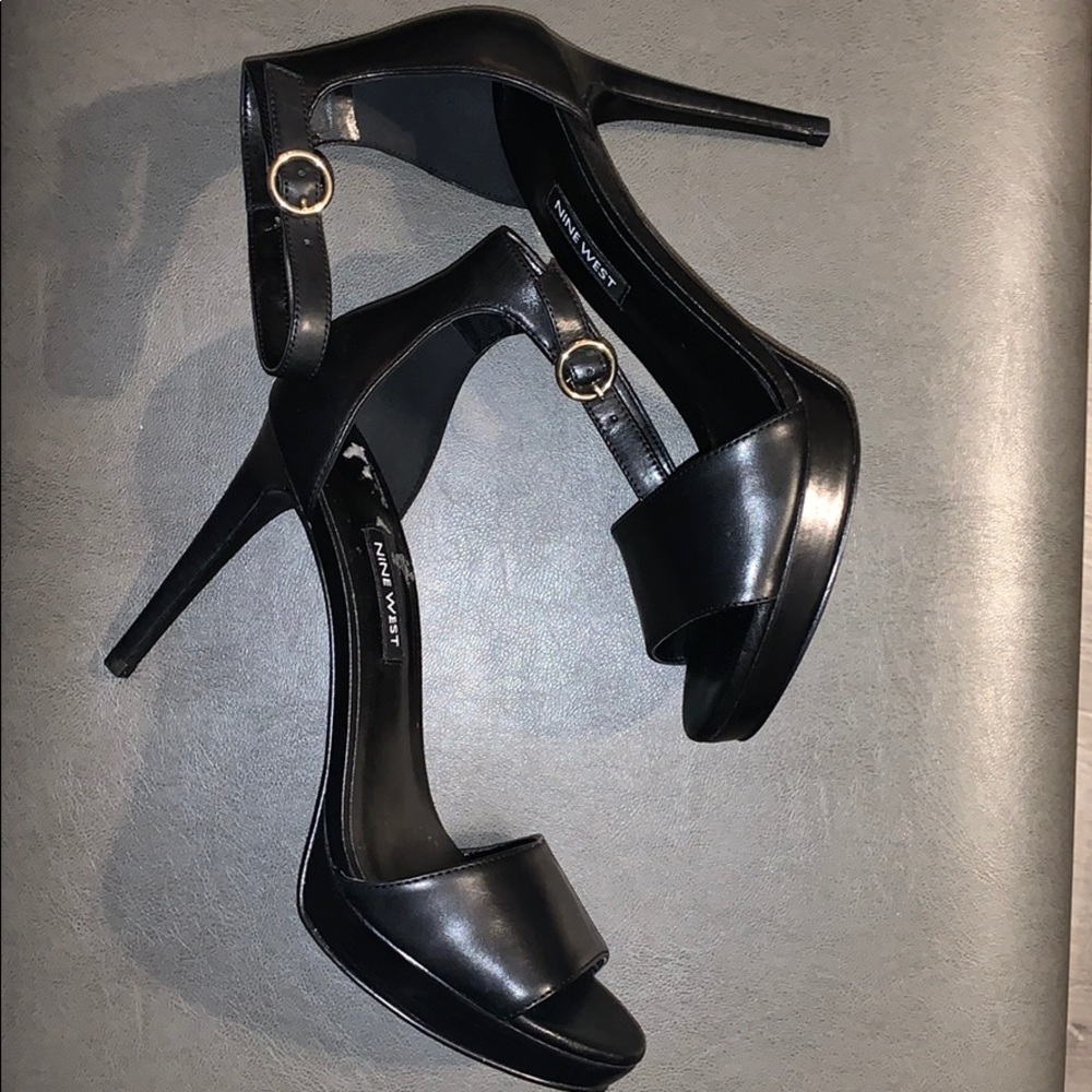 NEW NINE WEST HIGH HEELS